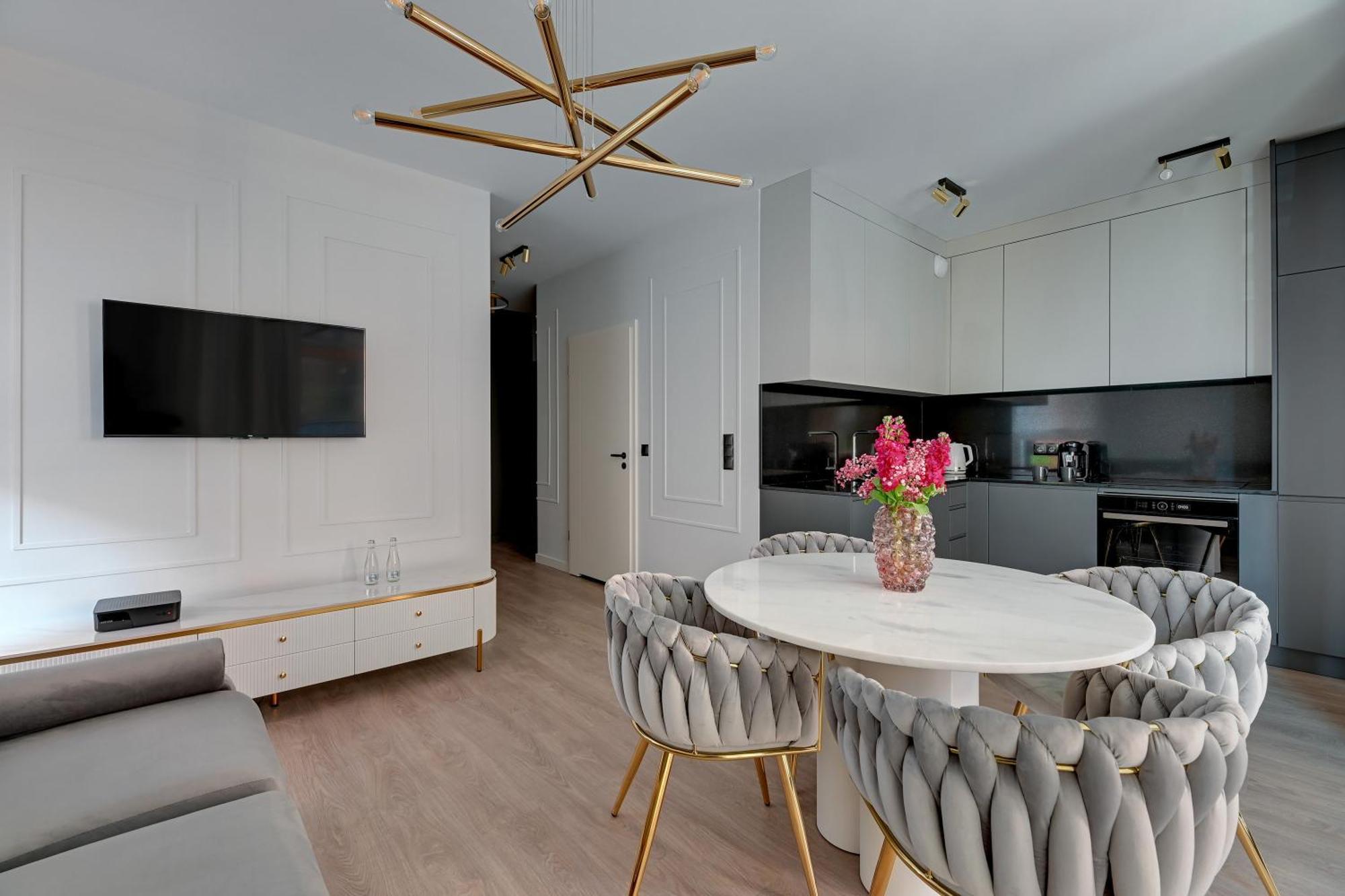 Scala 60H City Center Premium Apartments With Parking By Lion Apartments 格但斯克 外观 照片